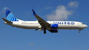Photo of N77572 - Boeing 737 MAX 9 operated by United Airlines