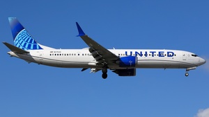 Photo of N37532 - Boeing 737 MAX 9 operated by United Airlines