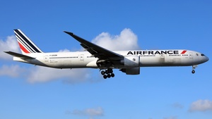 Photo of F-GSQM - Boeing 777-328(ER) operated by Air France