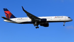 Photo of N821DX - Boeing 757-26D operated by Delta Air Lines
