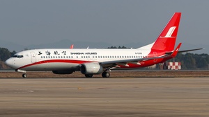 Photo of B-5393 - Boeing 737-86D operated by Shanghai Airlines