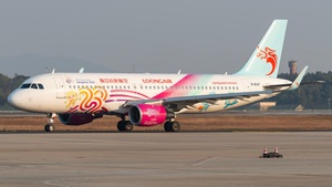 Photo of B-8147 - Airbus A320-214 operated by Loong Air