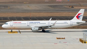 Photo of B-8650 - Airbus A321-211 operated by China Eastern Airlines
