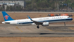 Photo of B-327H - Airbus A321-253NX operated by China Southern Airlines