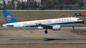 Photo of B-6782 - Airbus A320-214 operated by China Southern Airlines