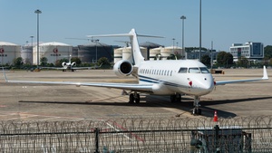 Photo of N81118 - Bombardier Global 5000 operated by Private