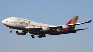 Photo of HL7421 - Boeing 747-48E(M) operated by Asiana Airlines