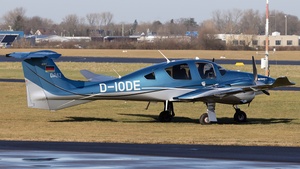 Photo of D-IODE - Diamond DA62 operated by Private