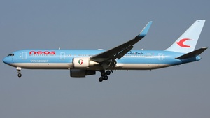 Photo of I-NDMJ - Boeing 767-306(ER) operated by Neos