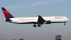 Photo of N826MH - Boeing 767-432(ER) operated by Delta Air Lines