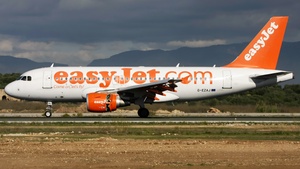 Photo of G-EZAJ - Airbus A319-111 operated by easyJet