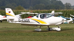 Photo of D-EAQS - Aquila A210 operated by RheinMain Flightcenter