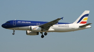 Photo of ER-AXT - Airbus A320-231 operated by Air Moldova