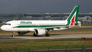 Photo of EI-DSD - Airbus A320-216 operated by Alitalia