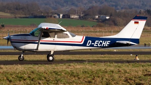 Photo of D-ECHE - Reims-Cessna F172H Skyhawk operated by Private