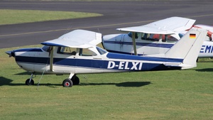 Photo of D-ELXI - Reims-Cessna F172H Skyhawk operated by Private