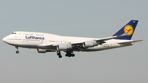 Photo of D-ABTB - Boeing 747-430(M) operated by Lufthansa