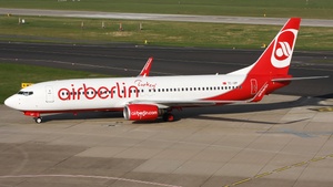 Photo of TC-IZF - Boeing 737-86J operated by Air Berlin Turkey