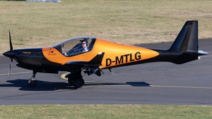 Photo of D-MTLG - Blackwing Sweden 650 RG operated by Zeitmaschine Aviation