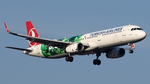 Photo of TC-JSU - Airbus A321-231 operated by Turkish Airlines