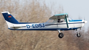 Photo of D-EDSJ - Reims-Cessna F152 II operated by TL Aviation
