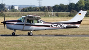 Photo of D-EDDL - Cessna R182 Skylane RG II operated by Private