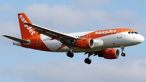 Photo of G-EZAN - Airbus A319-111 operated by easyJet