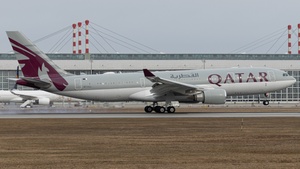 Photo of A7-HJJ - Airbus A330-202 operated by Qatar Amiri Flight