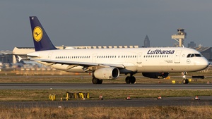 Photo of D-AIRT - Airbus A321-131 operated by Lufthansa