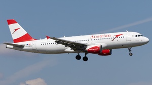 Photo of OE-LBQ - Airbus A320-214 operated by Austrian Airlines