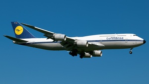 Photo of D-ABYT - Boeing 747-830 operated by Lufthansa