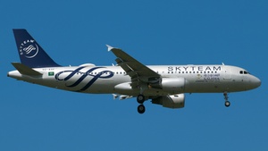 Photo of HZ-ASF - Airbus A320-214 operated by Saudia