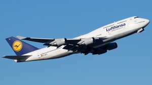 Photo of D-ABTL - Boeing 747-430 operated by Lufthansa