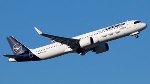 Photo of D-AIEQ - Airbus A321-271NX operated by Lufthansa
