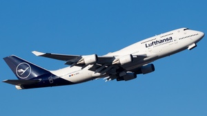 Photo of D-ABVU - Boeing 747-430 operated by Lufthansa