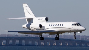 Photo of N919WT - Dassault Falcon 50EX operated by Air Waukegan