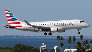 Photo of N207AN - Embraer ERJ-175LR operated by American Eagle (opb Envoy Air)