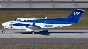 Photo of N802UP - Beechcraft B300 Super King Air 350i operated by Wheels Up Private Jets