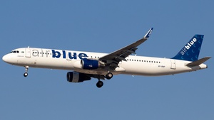 Photo of AP-BMP - Airbus A321-211 operated by Airblue