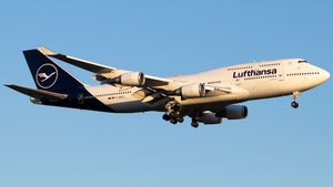 Photo of D-ABVZ - Boeing 747-430 operated by Lufthansa