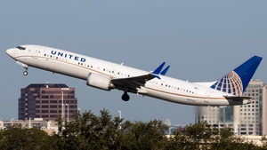 Photo of N37513 - Boeing 737 MAX 9 operated by United Airlines