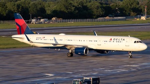 Photo of N126DN - Airbus A321-211 operated by Delta Air Lines