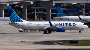 Photo of N17233 - Boeing 737-824 operated by United Airlines