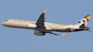 Photo of A6-AEC - Airbus A321-231 operated by Etihad Airways