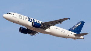 Photo of AP-BNV - Airbus A320-214 operated by Airblue
