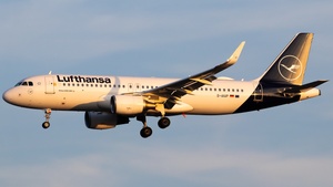 Photo of D-AIUP - Airbus A320-214 operated by Lufthansa