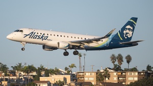 Photo of N174SY - Embraer ERJ-175LR operated by Alaska Airlines (opb Skywest Airlines)