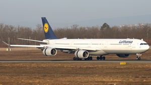 Photo of D-AIHY - Airbus A340-642 operated by Lufthansa