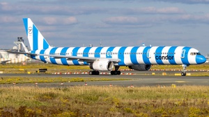 Photo of D-ABOI - Boeing 757-330 operated by Condor