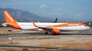 Photo of G-UZMK - Airbus A321-251NX operated by easyJet